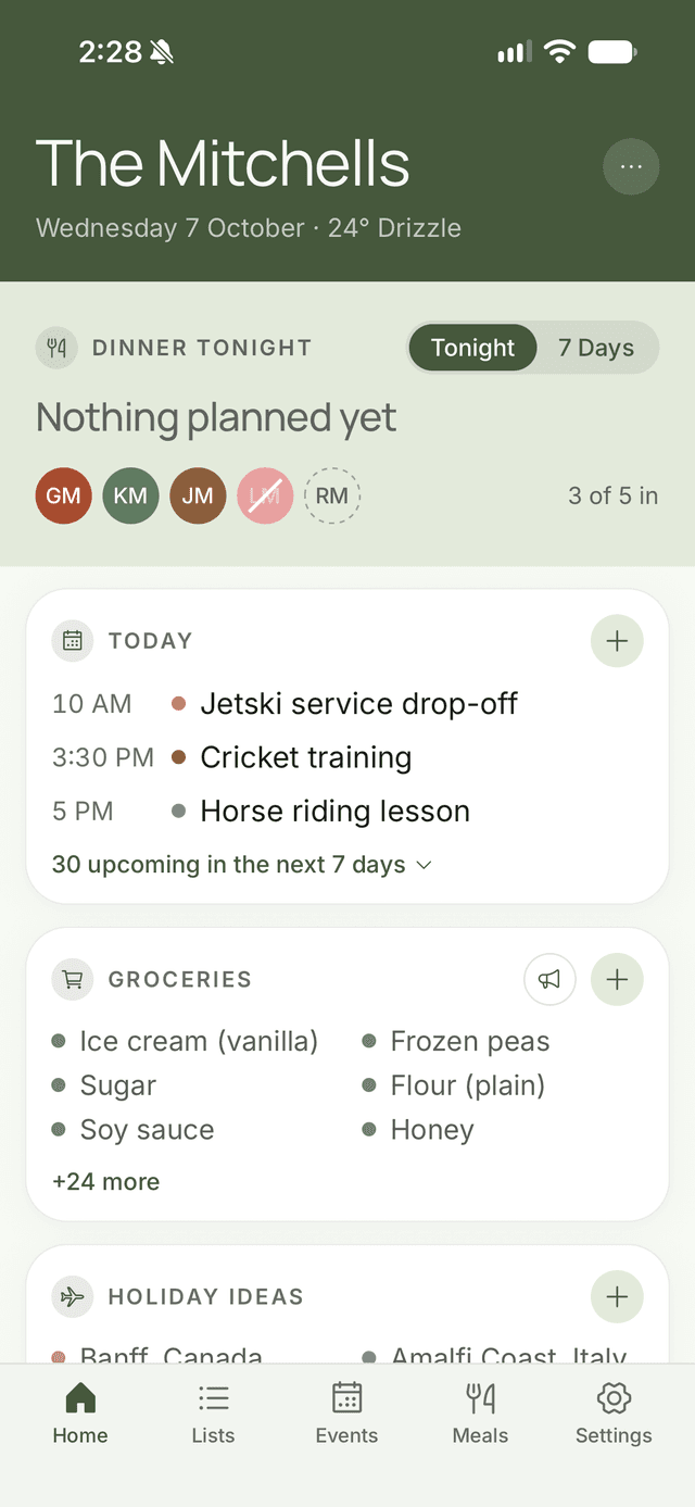 FamFam home screen showing who's in for dinner tonight, today's events, the grocery list and a pinned holiday ideas list